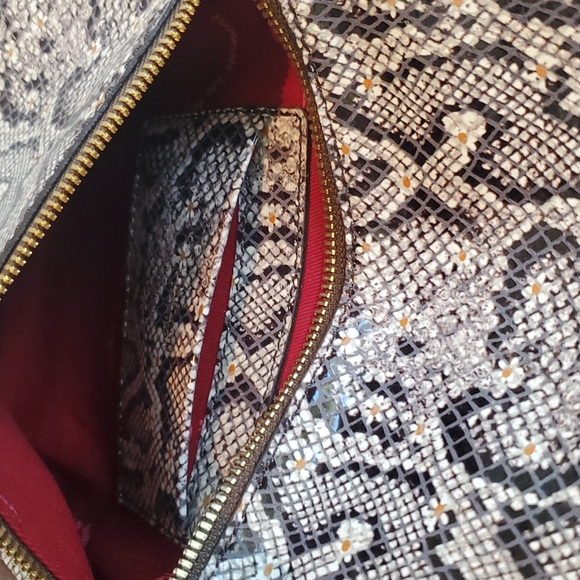 Hammitt Genuine Leather Crossbody. - Picture 10 of 13